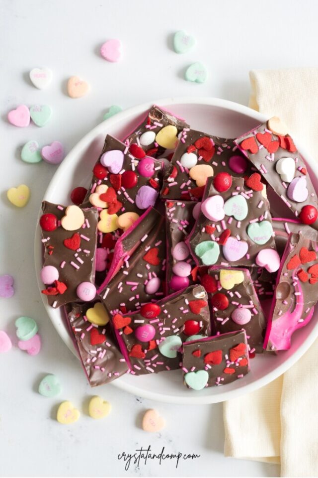 Valentine Bark Recipe with Free Printable from Crystal & Co. 