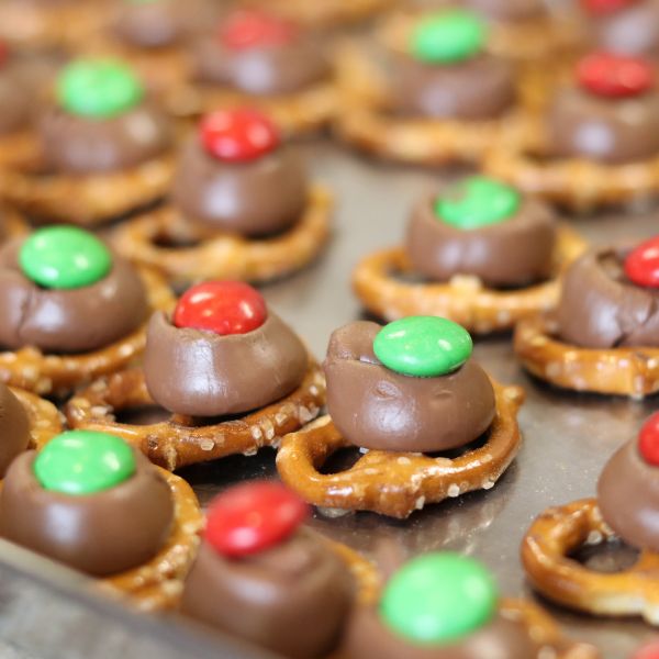 Easy Hershey Kiss Pretzels by an Inspired Home.