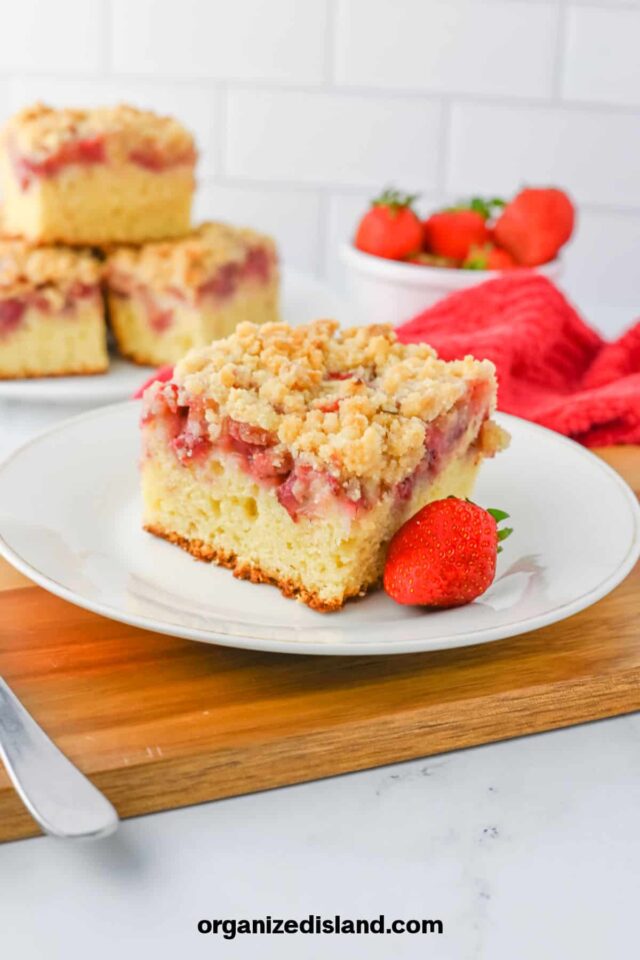 Strawberry Crumb Cake by Organized Island.