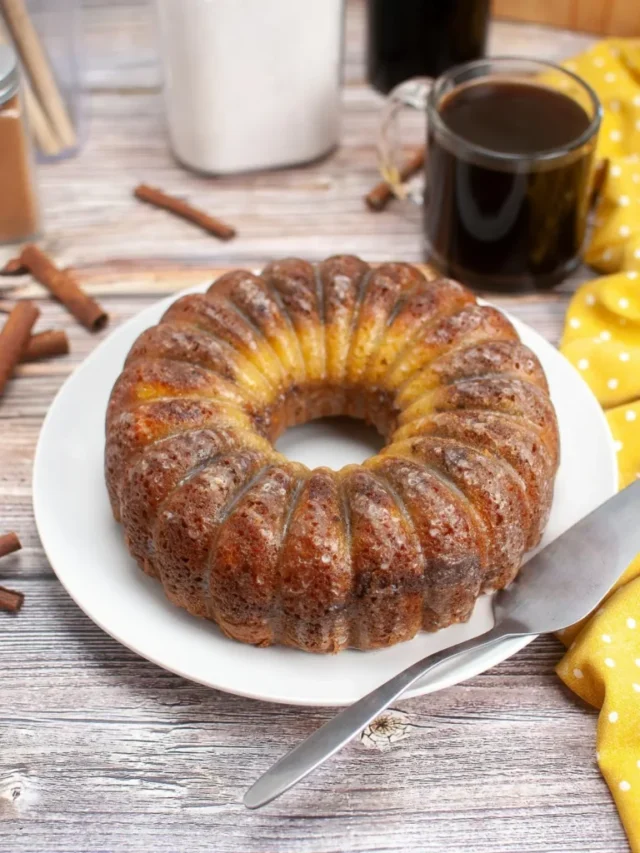 Cinnamon Streusel Coffee Cake by Walking on Sunshine Recipes.