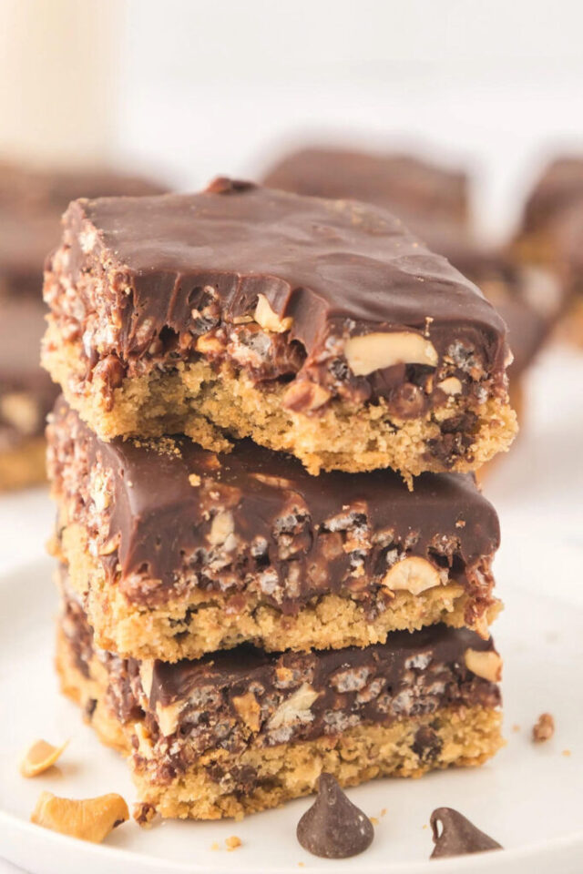 Caramel Cashew Cereal Bars by Recipes Simple.