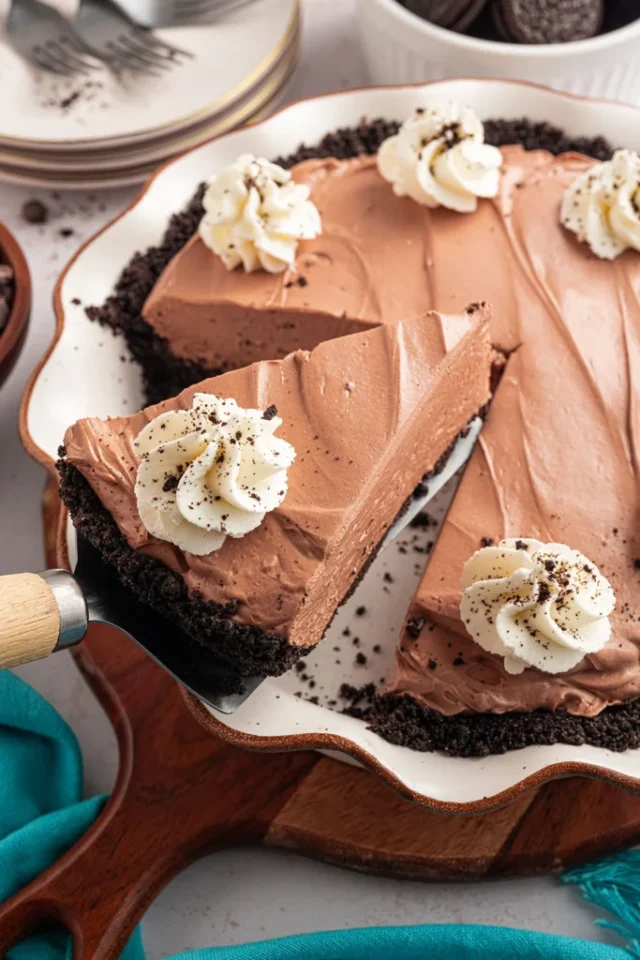 No-Bake Chocolate Cheesecake Pie by Recipes Simple.