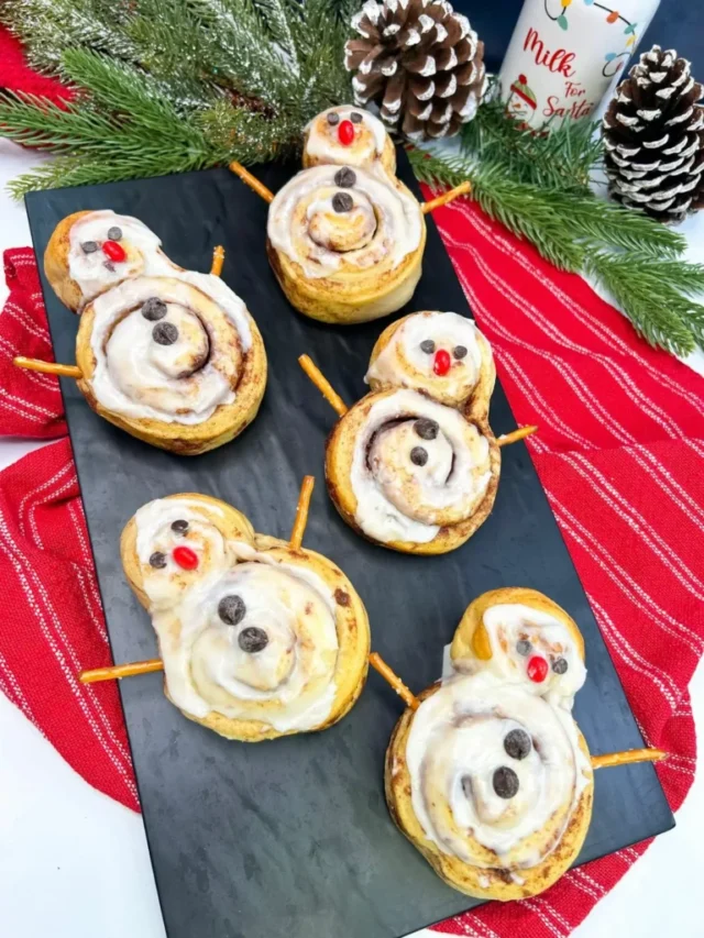 Pillsbury Snowmen Shaped Cinnamon Rolls by Walking on Sunshine Recipes.