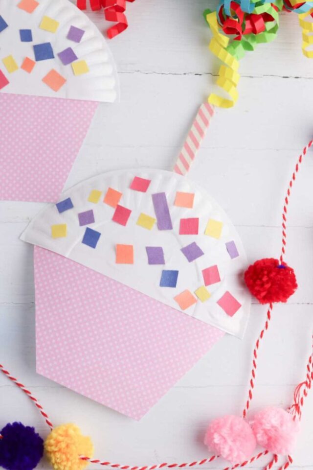 Fun Paper Plate Cupcake Craft for Kids by Hunny I’m Home DIY.