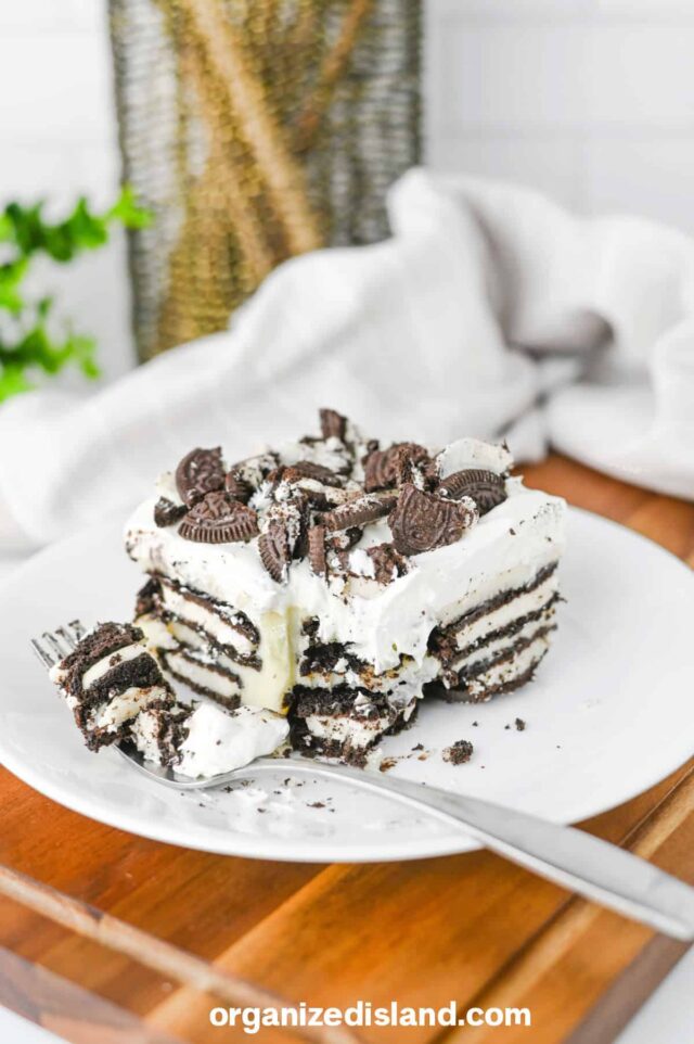 Easy No-Bake Oreo Icebox Cake Layered Dessert by Organized Island.